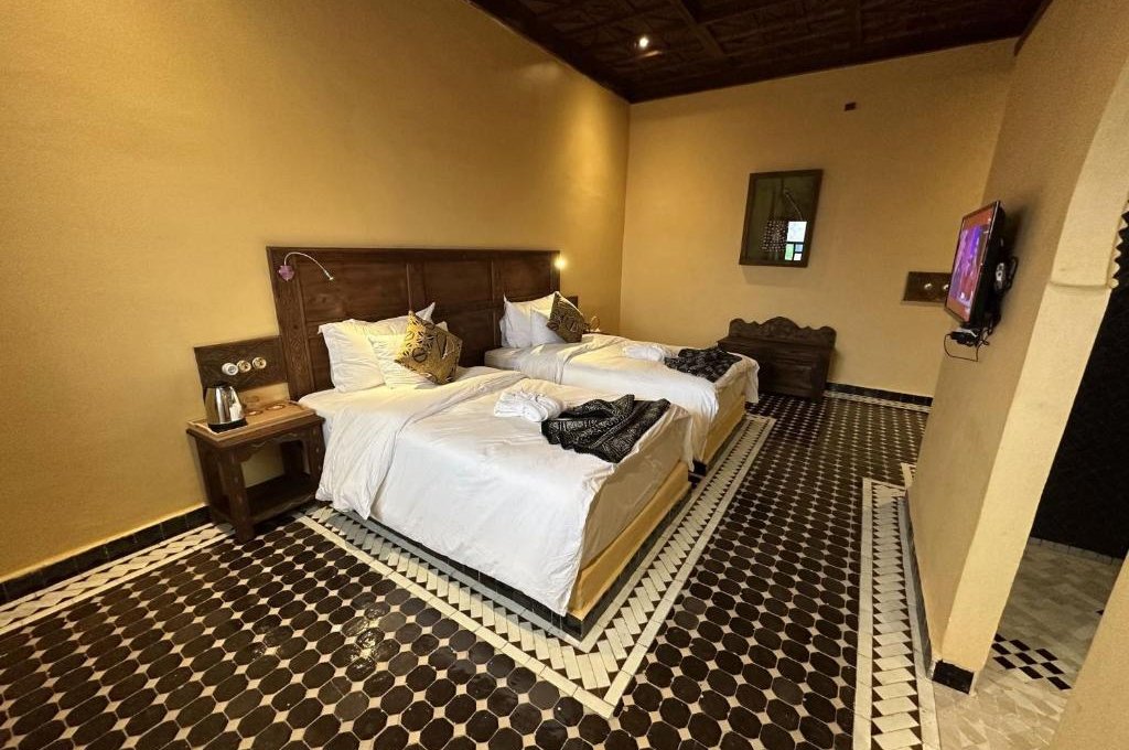 Dvoulůžkový pokoj s oddělenými postelemi a vlastní koupelnou