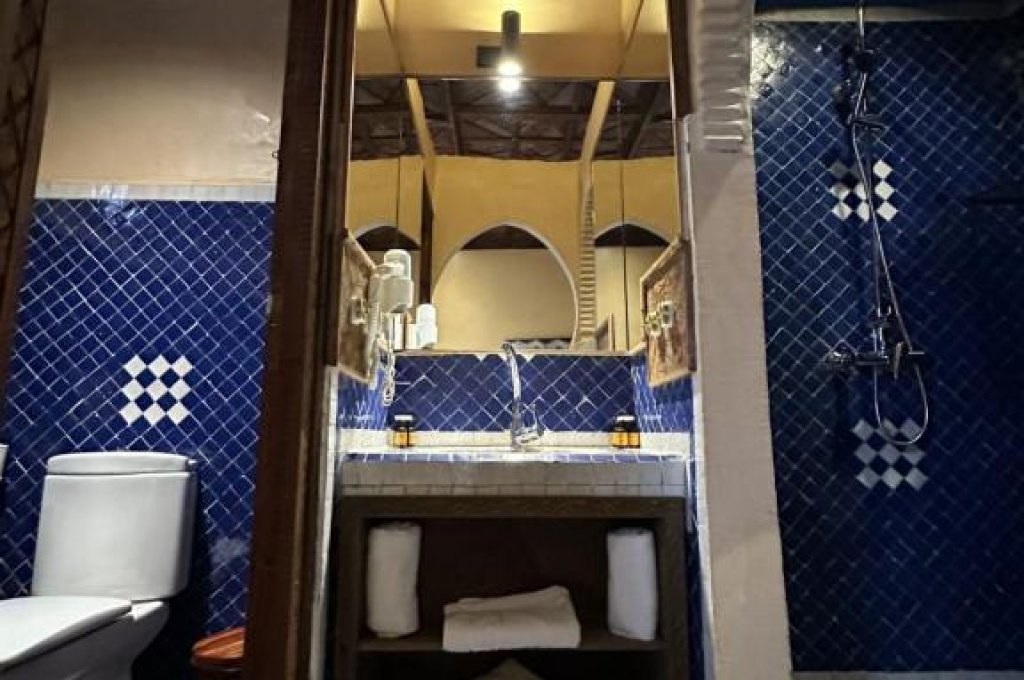 Dvoulůžkový pokoj s oddělenými postelemi a vlastní koupelnou