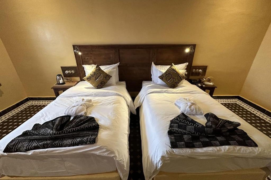 Dvoulůžkový pokoj s oddělenými postelemi a vlastní koupelnou