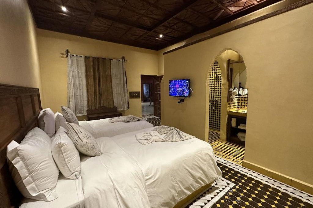 Dvoulůžkový pokoj s oddělenými postelemi a vlastní koupelnou