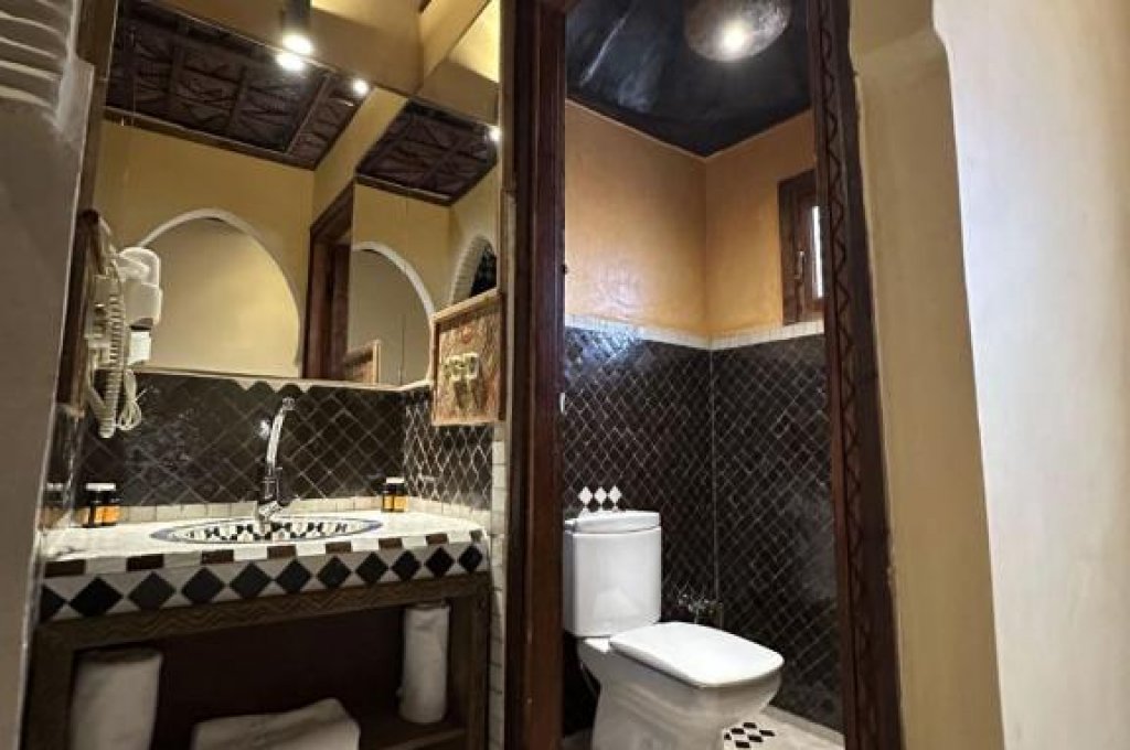 Dvoulůžkový pokoj s oddělenými postelemi a vlastní koupelnou