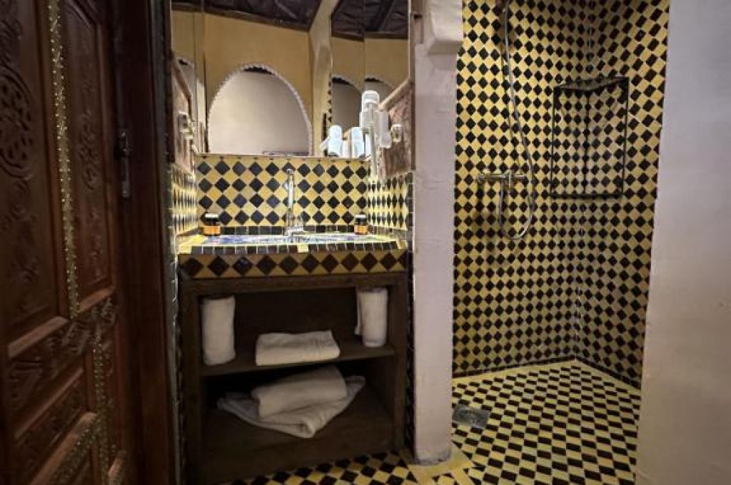 Dvoulůžkový pokoj s oddělenými postelemi a vlastní koupelnou