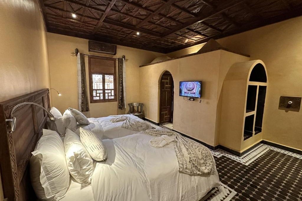 Dvoulůžkový pokoj s oddělenými postelemi a vlastní koupelnou