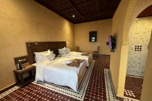 Dvoulůžkový pokoj s oddělenými postelemi a vlastní koupelnou