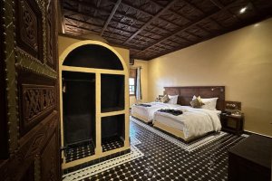 Dvoulůžkový pokoj s oddělenými postelemi a vlastní koupelnou