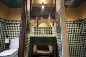 Dvoulůžkový pokoj s manželskou postelí a vlastní koupelnou