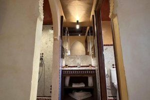 Dvoulůžkový pokoj s oddělenými postelemi a vlastní koupelnou