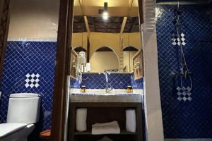 Dvoulůžkový pokoj s manželskou postelí a vlastní koupelnou