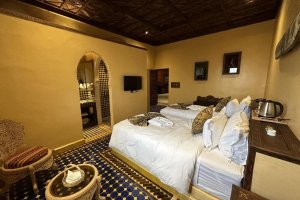 Dvoulůžkový pokoj s oddělenými postelemi a vlastní koupelnou