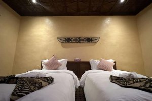 Dvoulůžkový pokoj s oddělenými postelemi a vlastní koupelnou