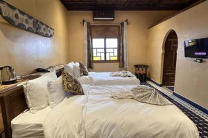 Dvoulůžkový pokoj s oddělenými postelemi a vlastní koupelnou