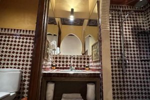 Dvoulůžkový pokoj s oddělenými postelemi a vlastní koupelnou