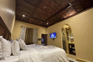 Dvoulůžkový pokoj s oddělenými postelemi a vlastní koupelnou