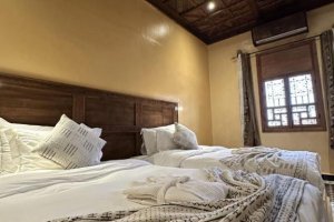 Dvoulůžkový pokoj s oddělenými postelemi a vlastní koupelnou