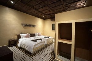 Dvoulůžkový pokoj s oddělenými postelemi a vlastní koupelnou