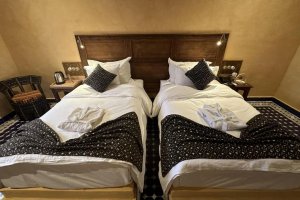 Dvoulůžkový pokoj s oddělenými postelemi a vlastní koupelnou