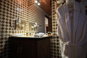 Dvoulůžkový pokoj s oddělenými postelemi a vlastní koupelnou