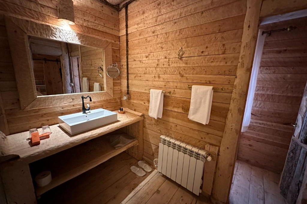 Suite with Mountain View