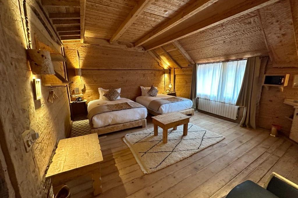 Twin Room with Mountain View