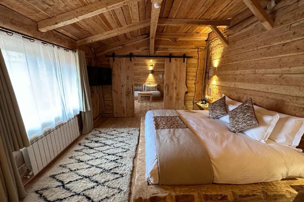Suite with Mountain View