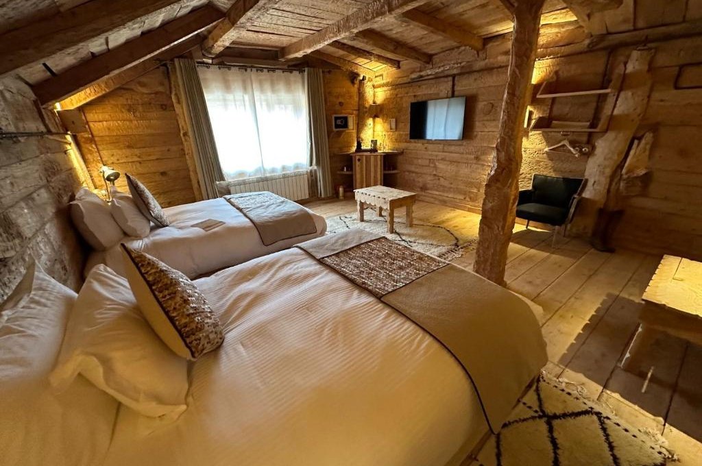 Twin Room with Mountain View