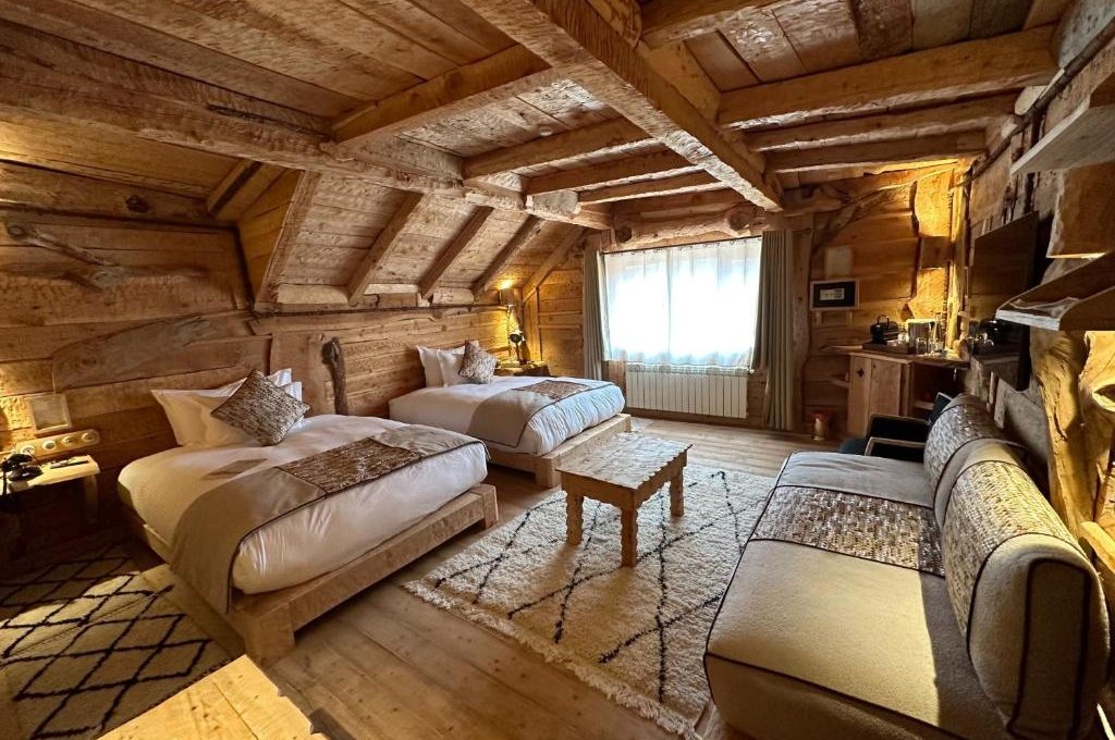 Twin Room with Mountain View