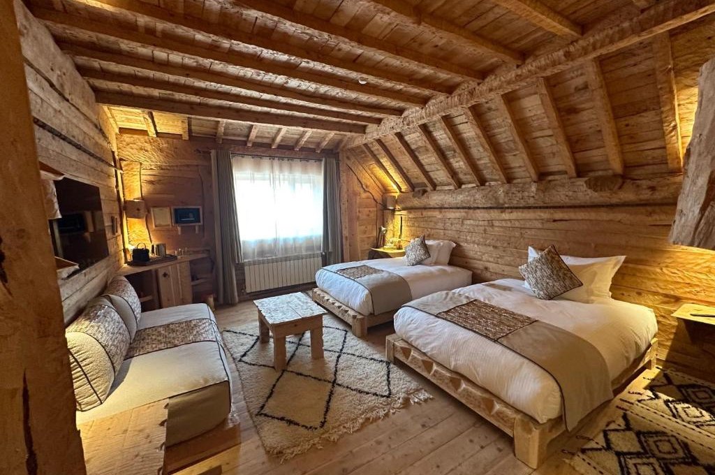 Twin Room with Mountain View