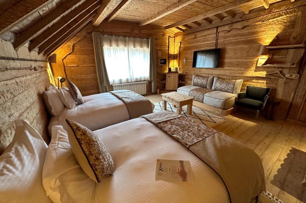 Twin Room with Mountain View