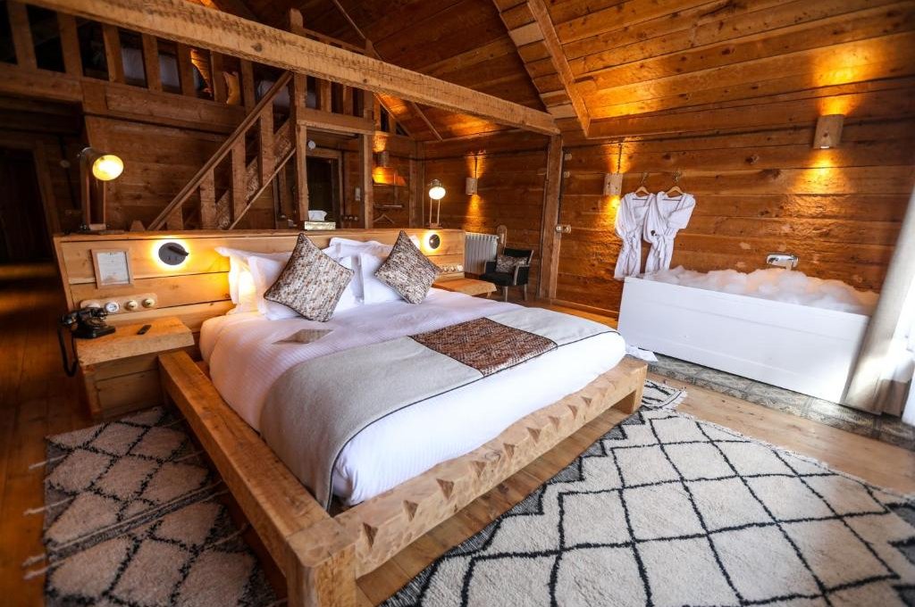 Twin Room with Mountain View