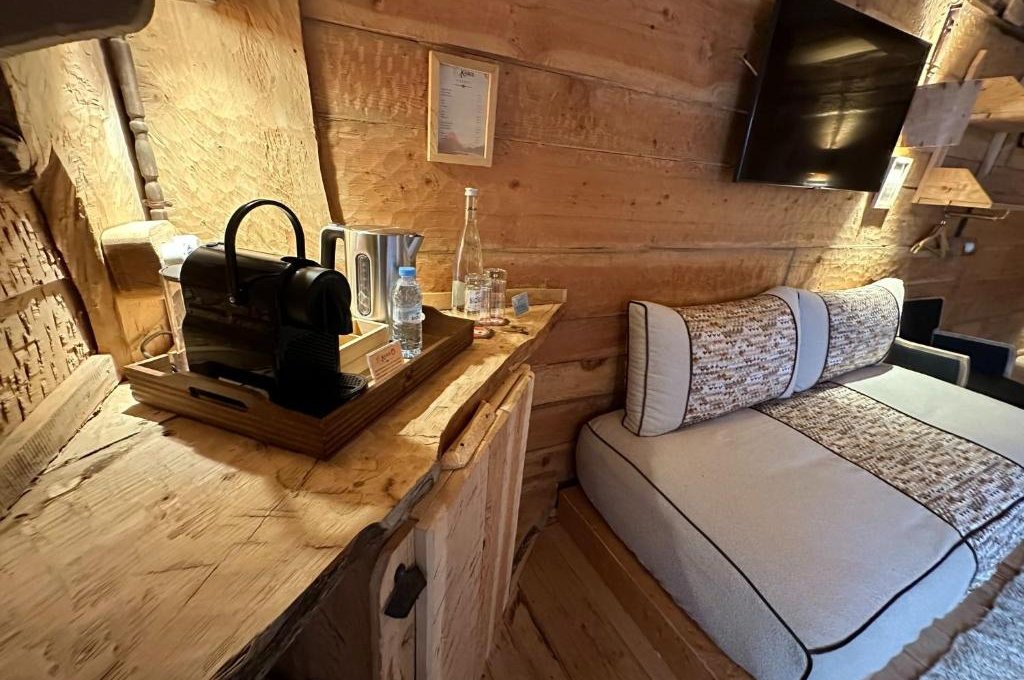 Twin Room with Mountain View