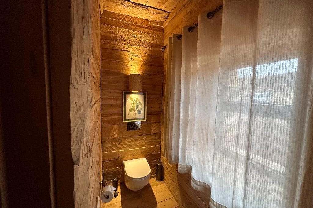 Suite with Mountain View