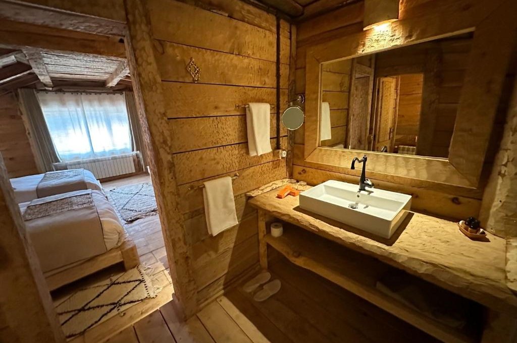 Twin Room with Mountain View