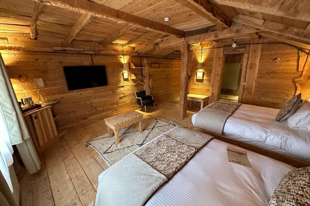 Twin Room with Mountain View