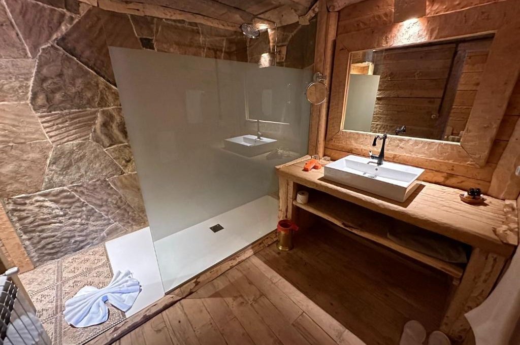 Twin Room with Mountain View