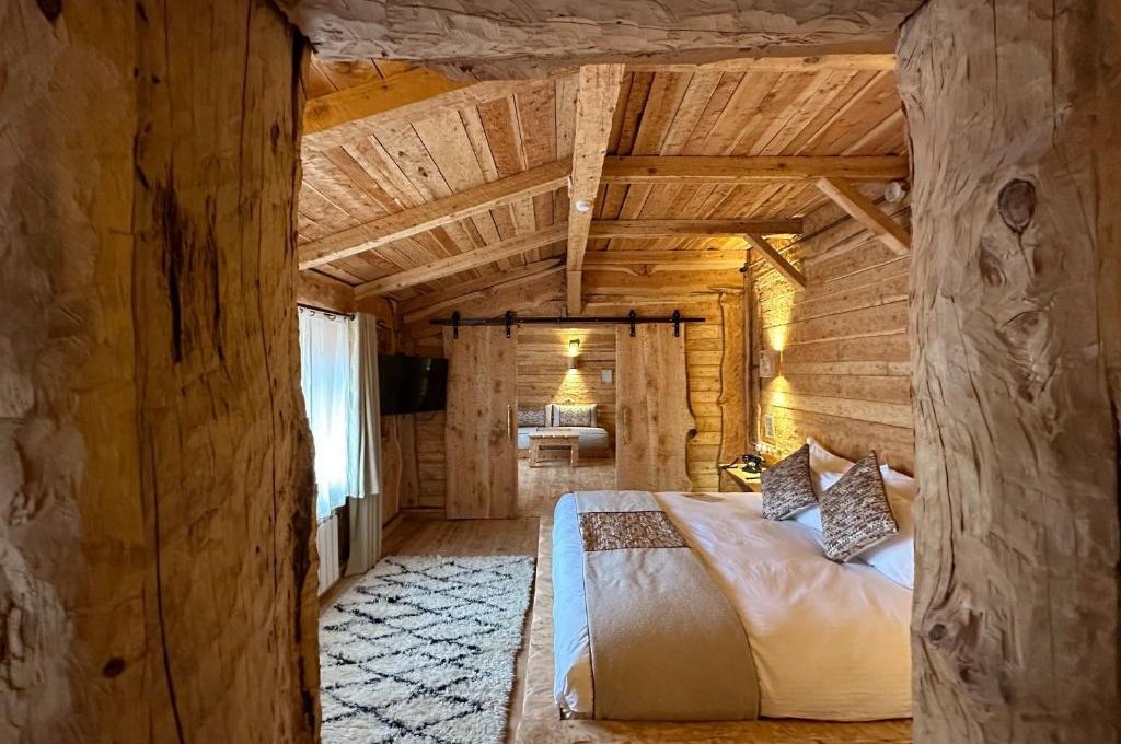Suite with Mountain View