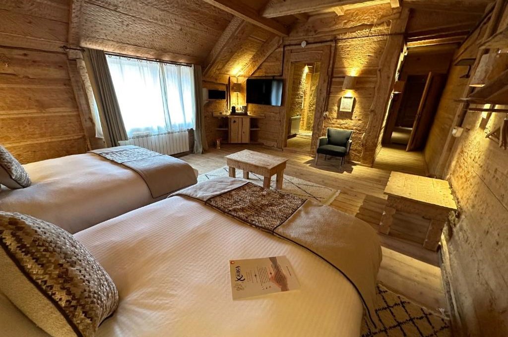 Twin Room with Mountain View
