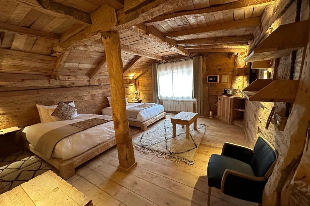 Twin Room with Mountain View