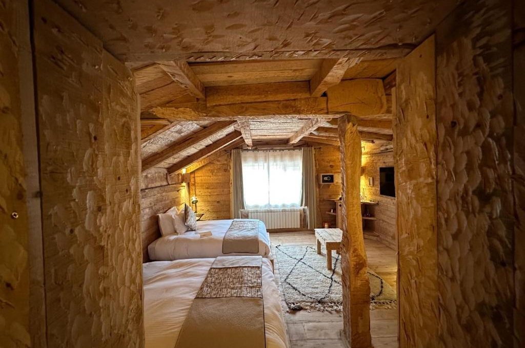 Twin Room with Mountain View
