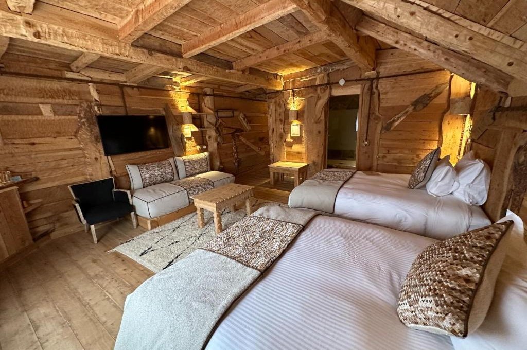 Twin Room with Mountain View
