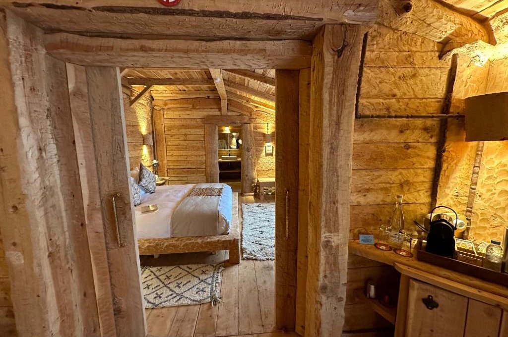 Suite with Mountain View