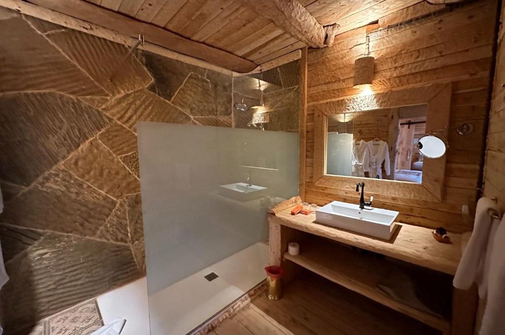 Suite with Lake View
