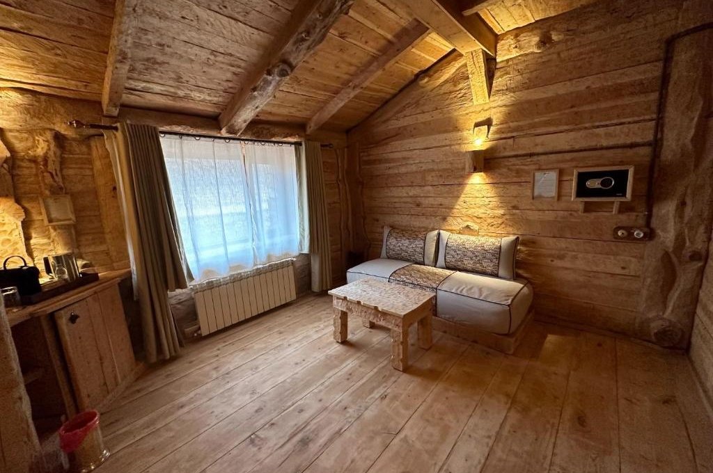 Suite with Mountain View