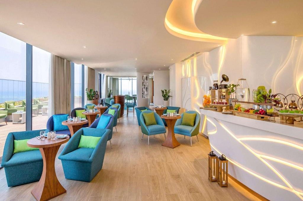 Premium Room with Balcony and Palm Sea View - Club Lounge Access