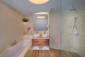 Deluxe Room with Balcony and Sea View