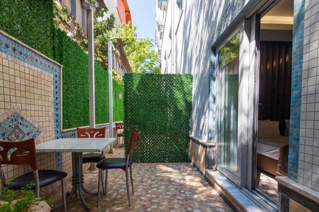 Junior Suite with Garden View