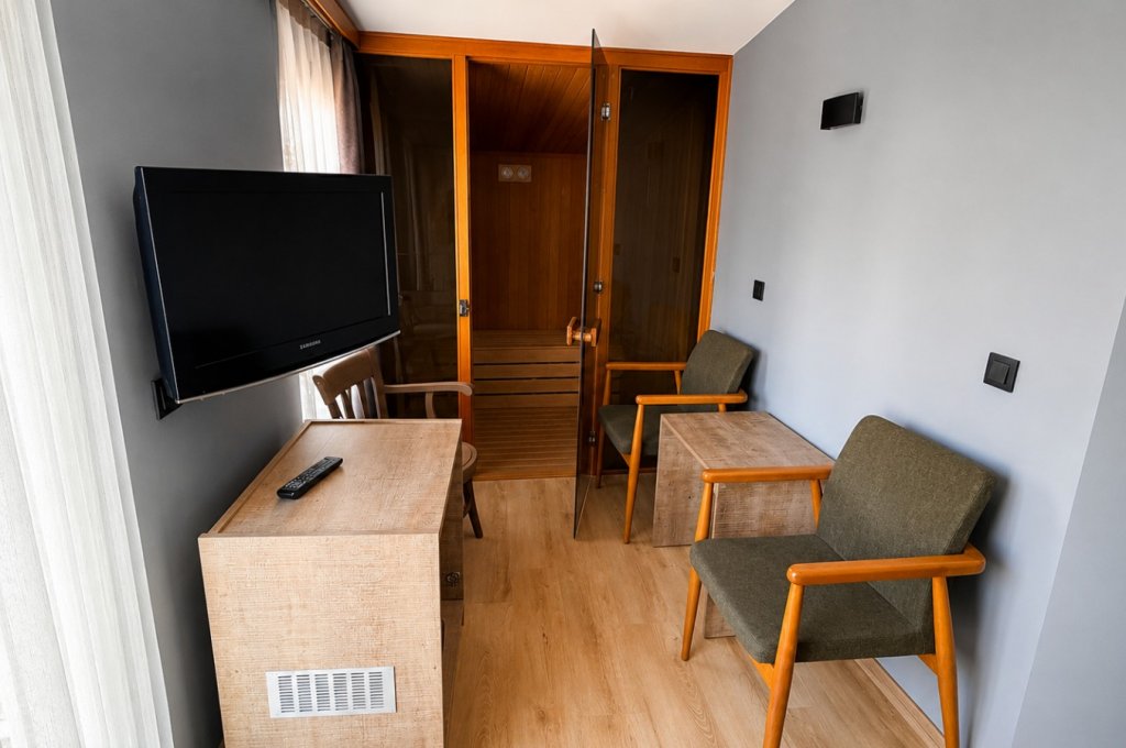 Suite with Sauna