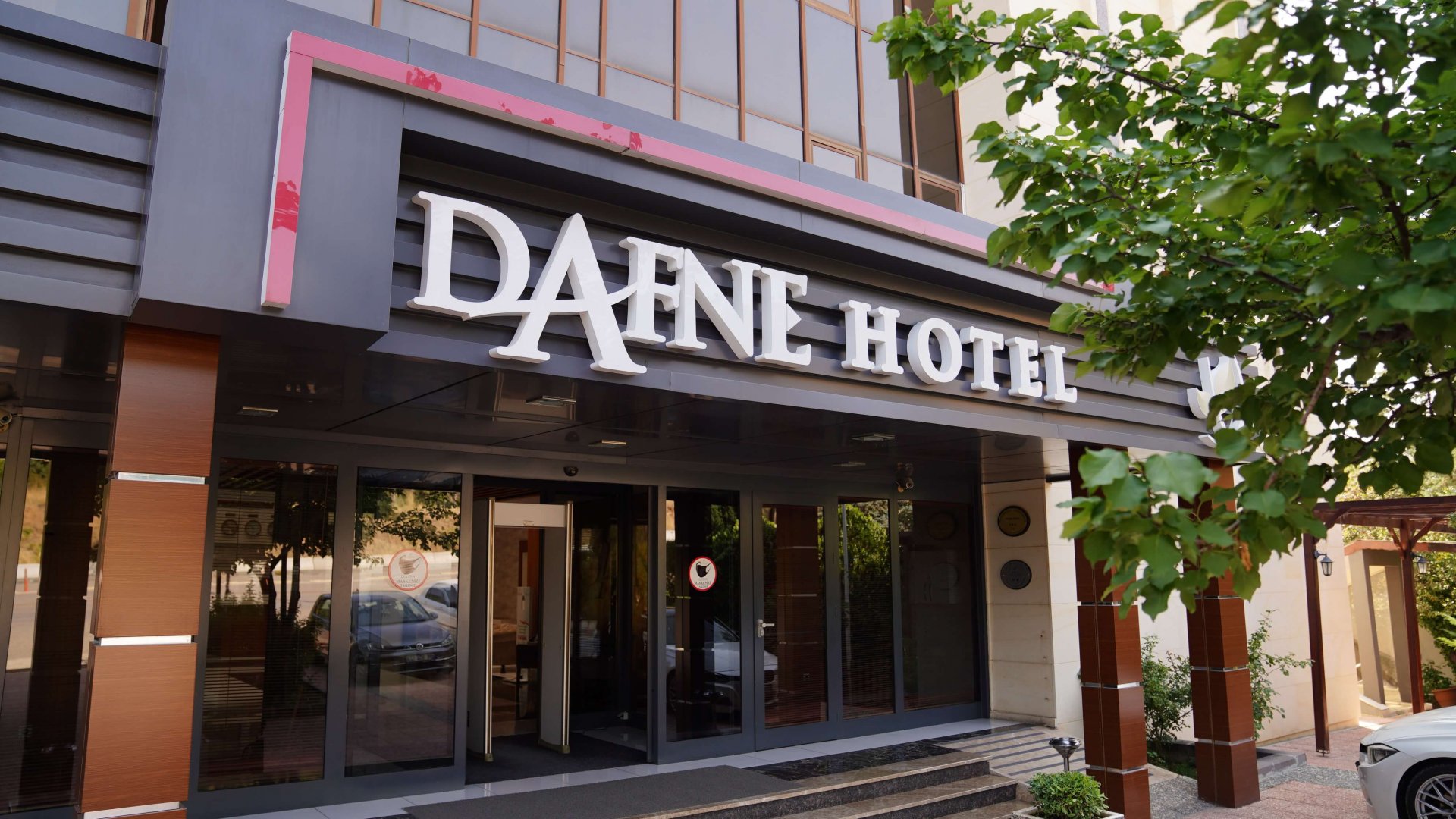 Dafne Hotel