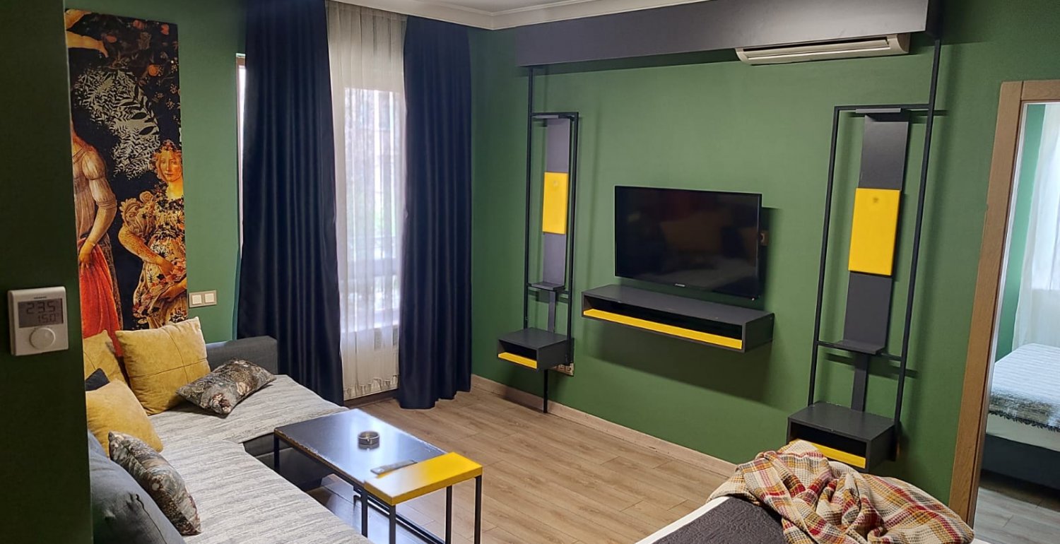 Deluxe Family Room