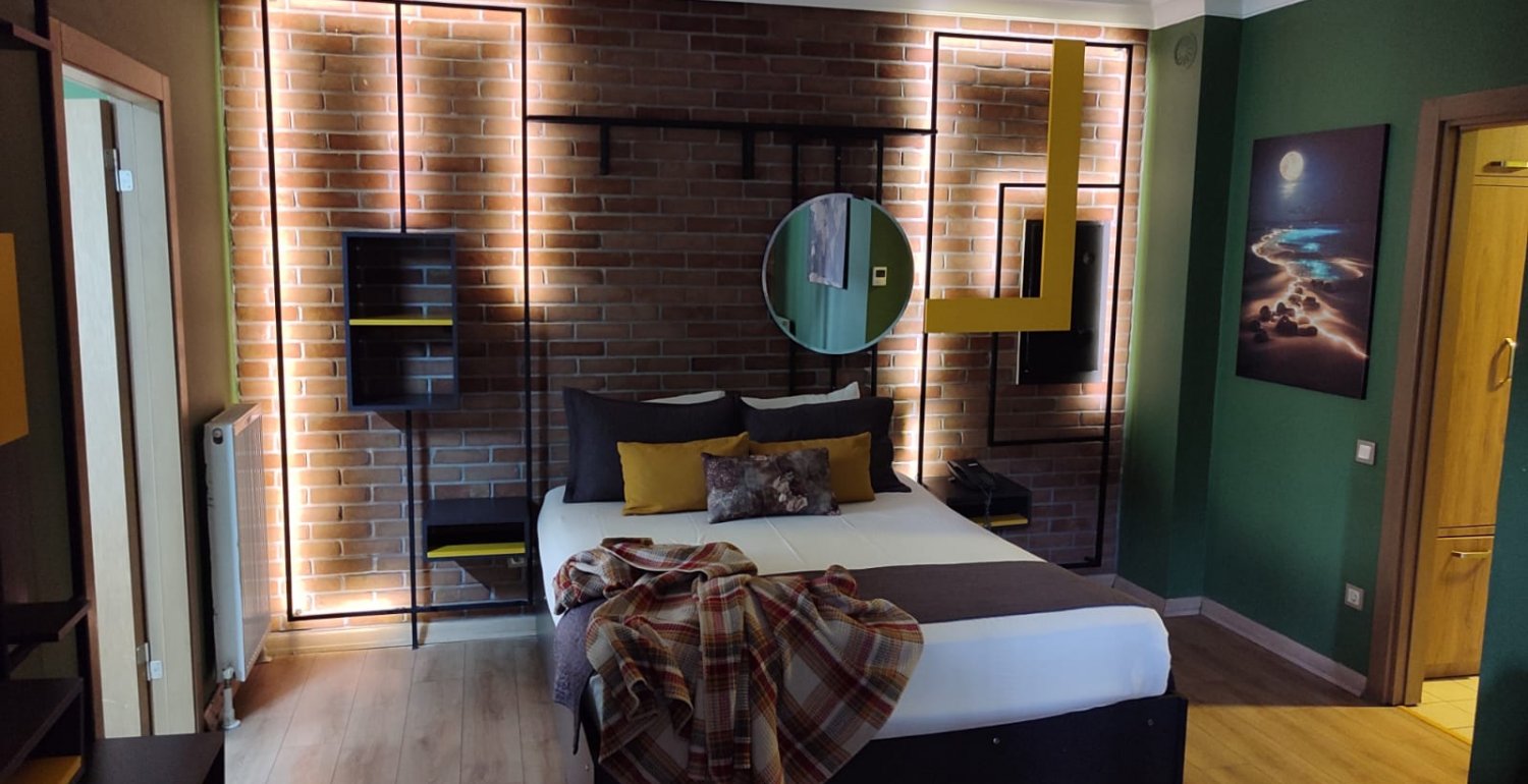 Deluxe Family Room
