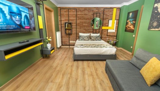 Family Room with Garden View